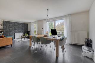 Rustig gelegen gelijkvloers appartement met ruime tuinDit gelijkvloers appartement bevindt zich op een rustige locatie en biedt een aangename...