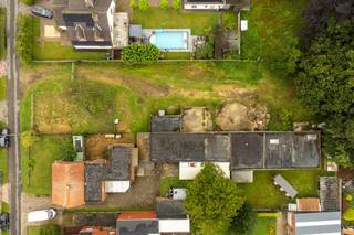 Gelegen op een erg rustige locatie in Sint-Antonius bevindt zich dit mooi perceel bouwgrond van 1852m² voor open bebouwing met bijgebouw/garage...