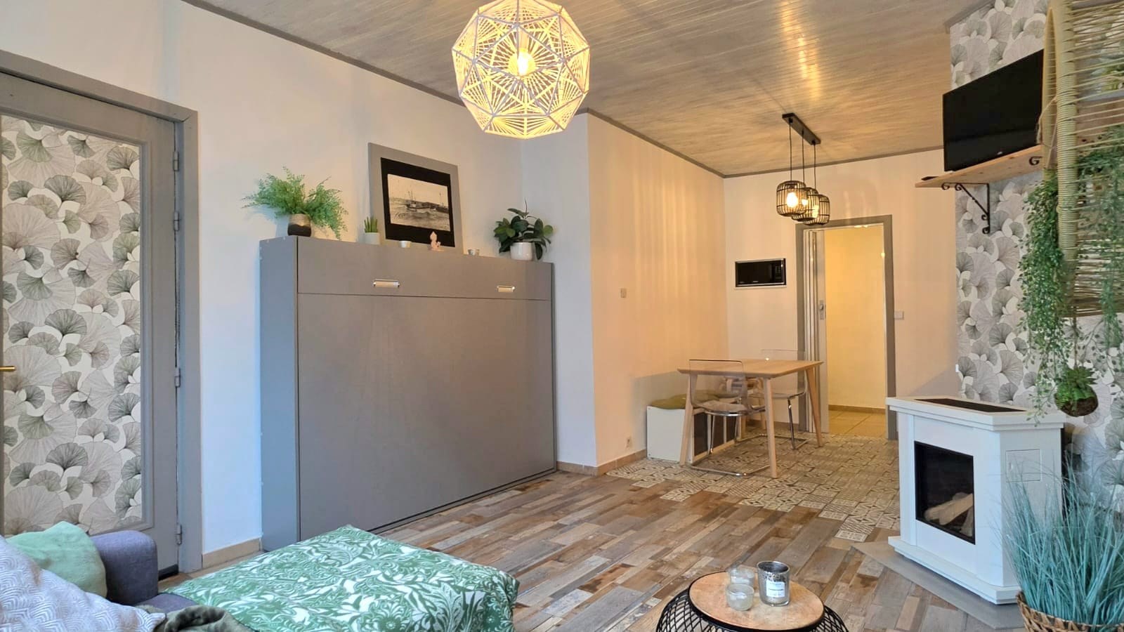 GEZELLIGE &amp; GERENOVEERDE STUDIO MET SLAAPHOEK GELEGEN OP 75 METER VAN HET STRAND VAN DE PANNE - foto 4