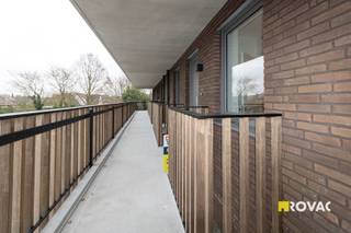 Volledig afgewerkt en instapklaar appartement gelegen in het zorgvuldig aangelegd en onderhouden woonproject "De Hazelaar", bestaande uit...