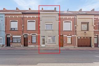 [[ DIT PAND NEEMT DEEL AAN DE ERA OPEN HUIZEN DAG OP 6/12 VAN 14:30 TOT 15:30 ]]Deze te renoveren rijwoning, gelegen vlakbij het centrum van Ninove,...