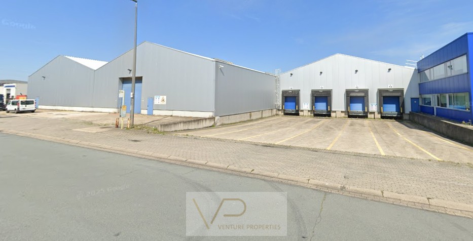 Magazijnruimte met kantoor te huur - photo 3