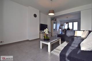 Immo Groot Leeuw stelt u dit duplexappartement voor in Sint-Pieters-Leeuw.Bij het betreden van het appartement komt men in de inkomhal die toegang...