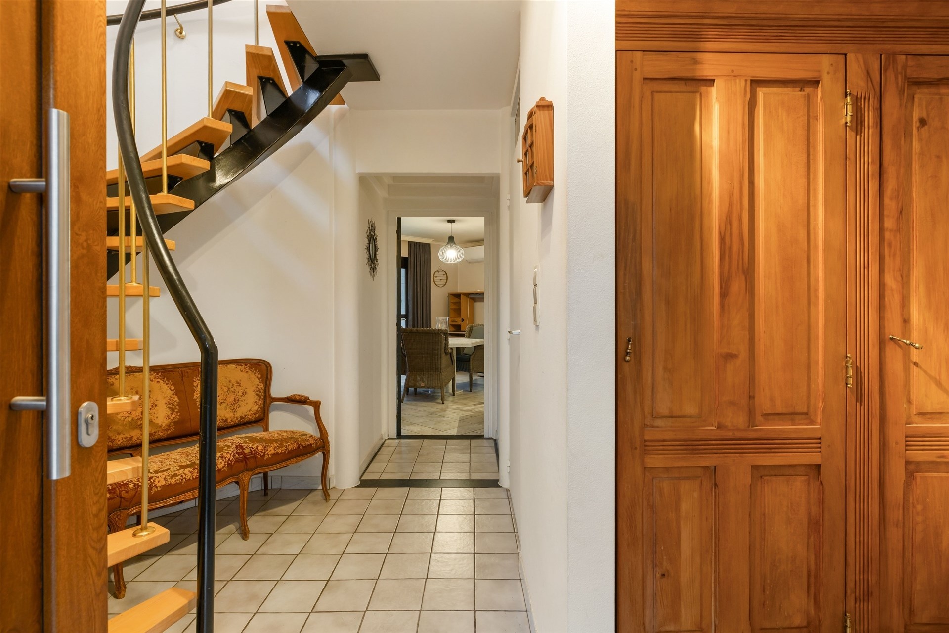 Instapklare gezinswoning met 3 slaapkamers nabij het centrum - foto 4