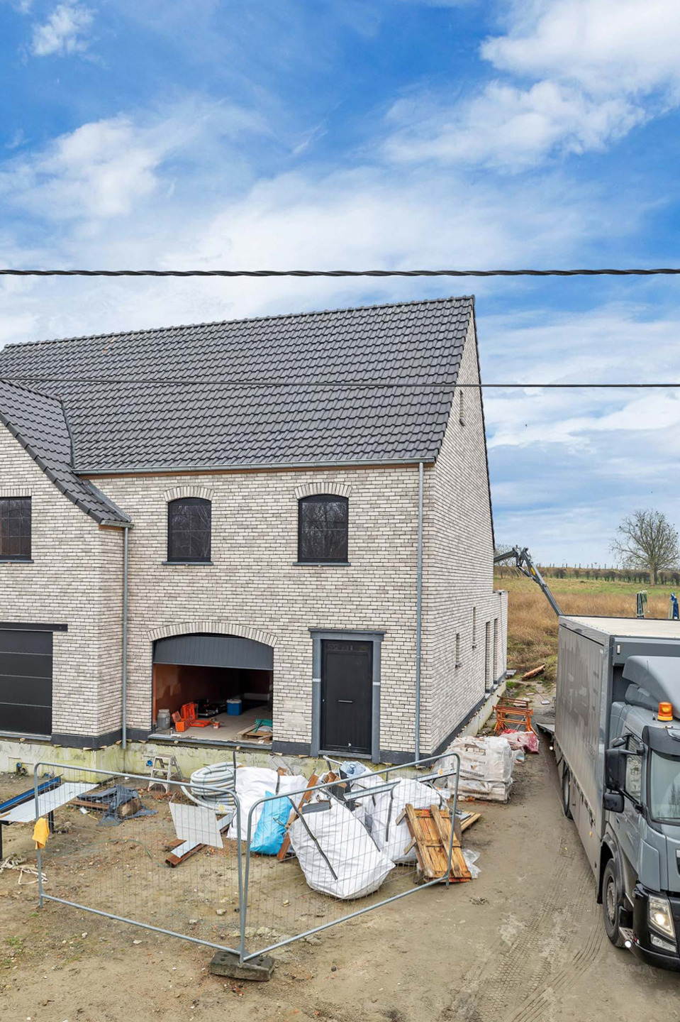 Halfopen nieuwbouwwoning op een prachtig perceel - foto 3