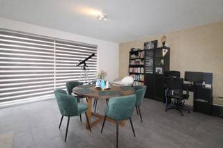 Recente woning op uitstekende ligging te Heule.In een doodlopende straat vinden we deze afgewerkte halfopen nieuwbouwwoning terug.De woning is...