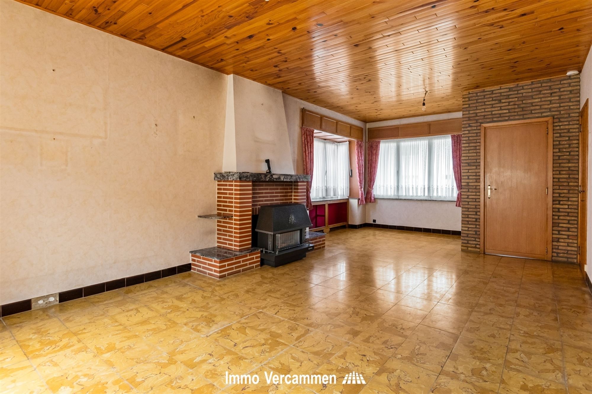 Te renoveren gezinswoning, uiterst gunstig gelegen te Sint-Katelijne-Waver - foto 2