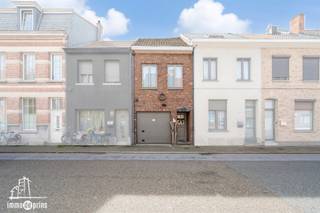 Gezellige gezinswoning in het centrum van Sint-Niklaas, op wandelafstand van winkels, scholen en openbaar vervoer.De woning beschikt over een ruime...