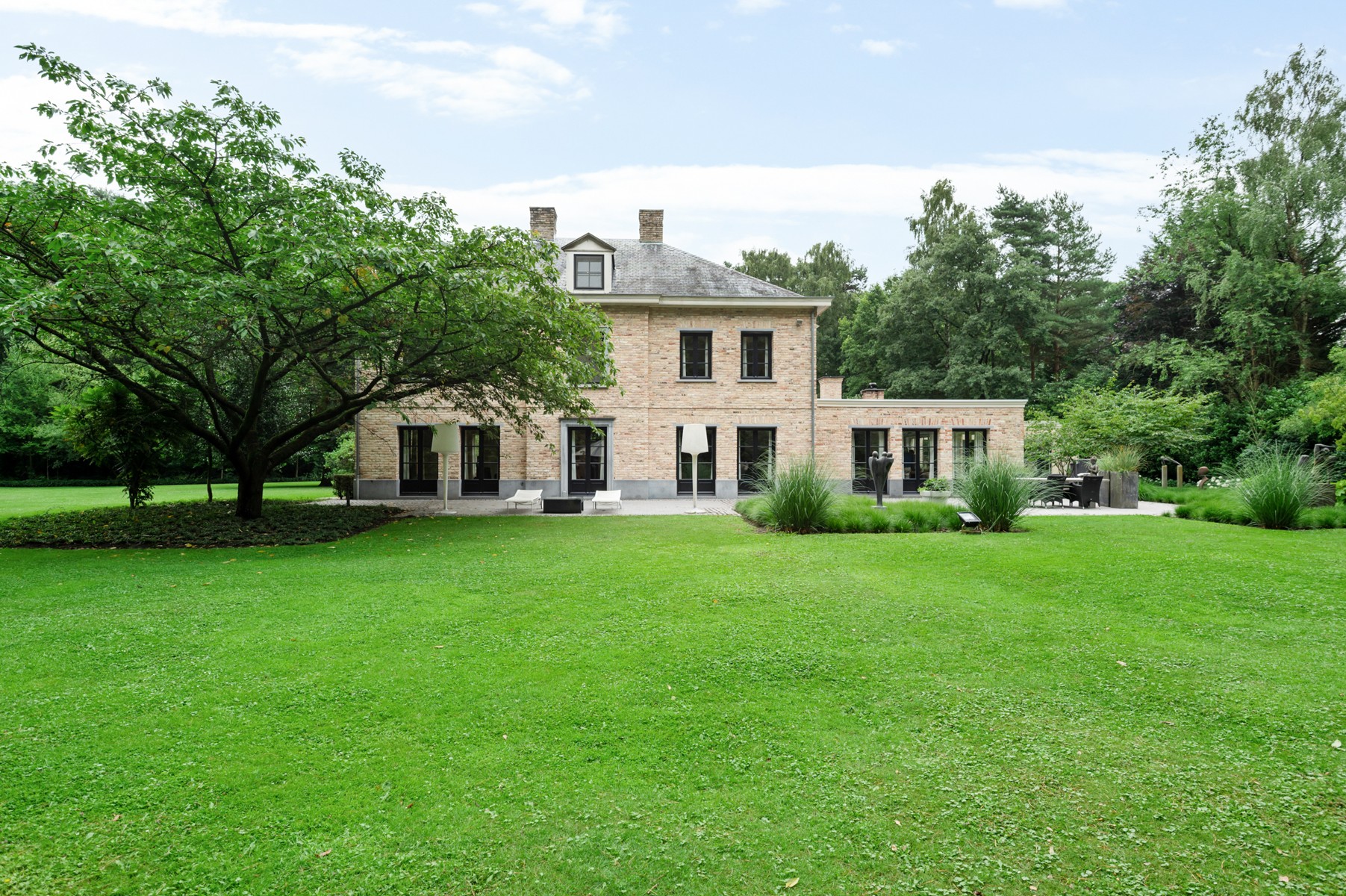 Exclusieve instapklare villa met 15.088m² parktuin - foto 3