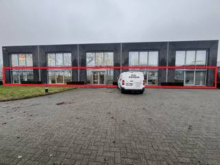 Kantoor te huur van ca. 245 m² op toplocatie in Waregem. Het kantoor is gelegen langs de Ring van Waregem en beschikt over...