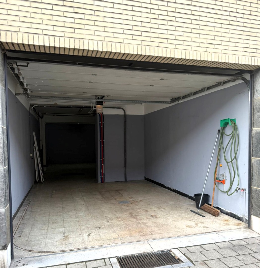 Gerenoveerd appartement met riante garage / magazijn - foto 2