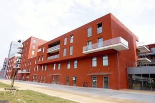 Mooi recent appartement met 2 ruime slaapkamers in het centrum van Herent.Indeling: ruime inkomhal, grote leefruimte met toegang tot het terras, ruim...