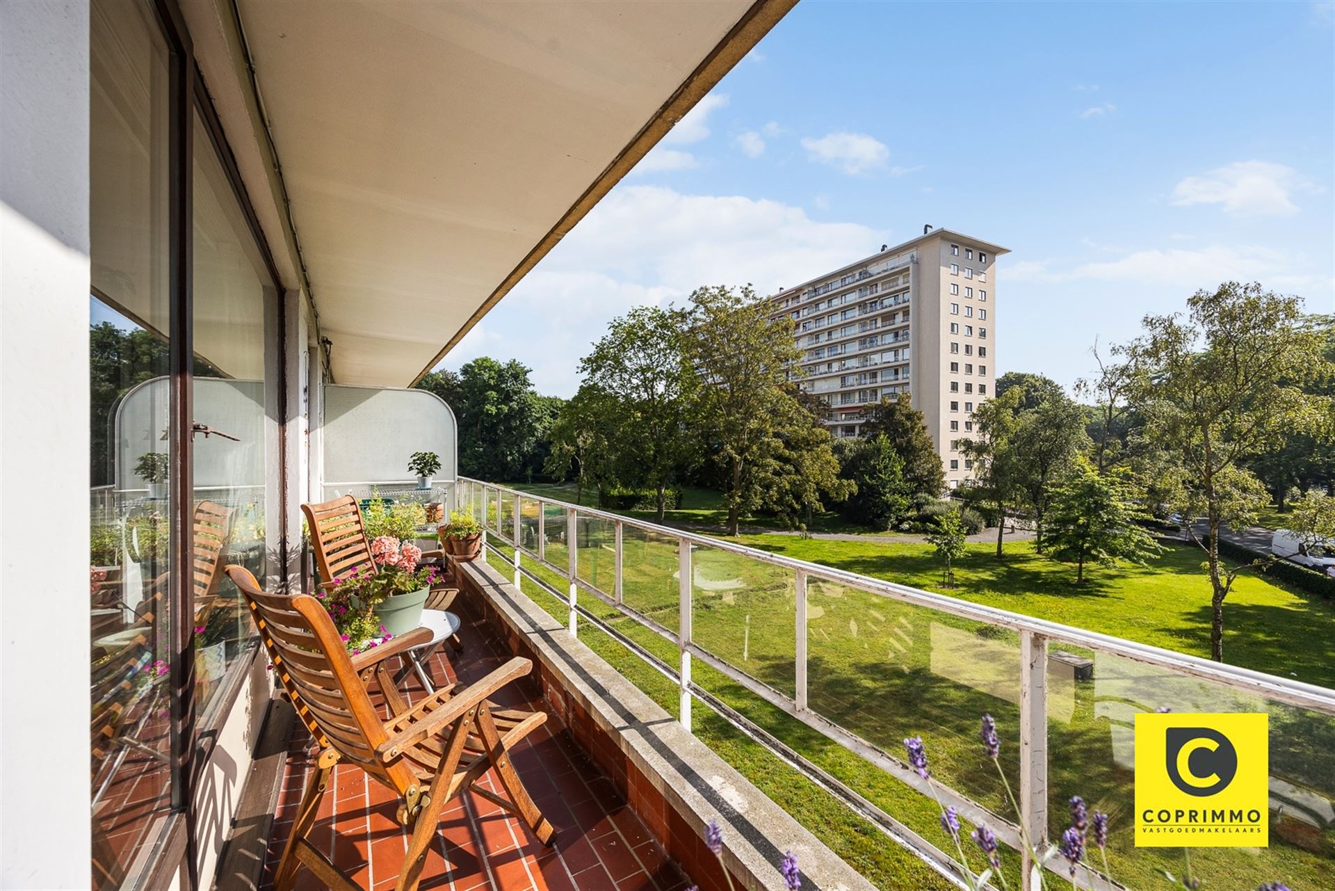 Riant 4 slaapkamer app + garage - foto 4
