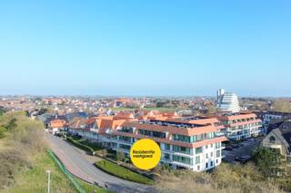 Dit recent tweeslaapkamerappartement (bouwjaar 2018) op de eerste verdieping is ideaal gelegen in Vosseslag (De Haan), op wandelafstand van...