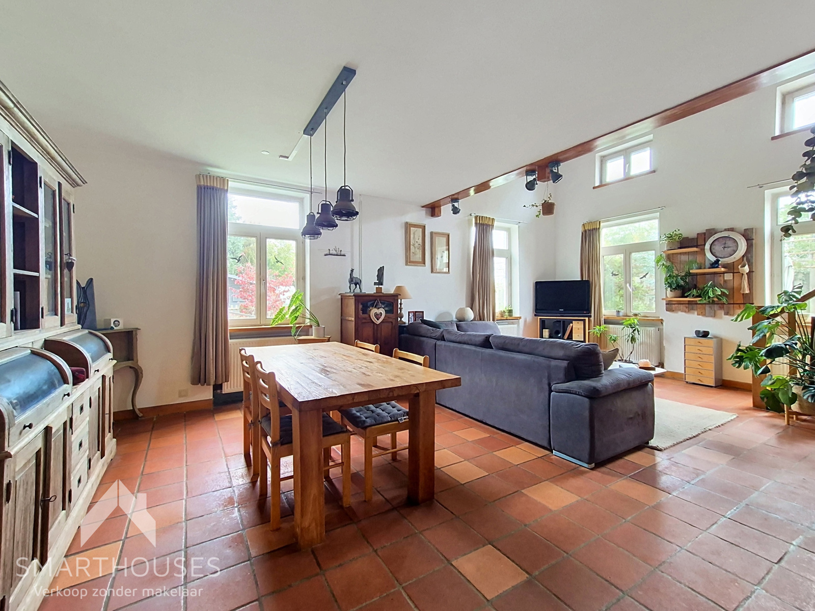 Op te frissen woning met leuke tuin op rustige ligging - foto 3