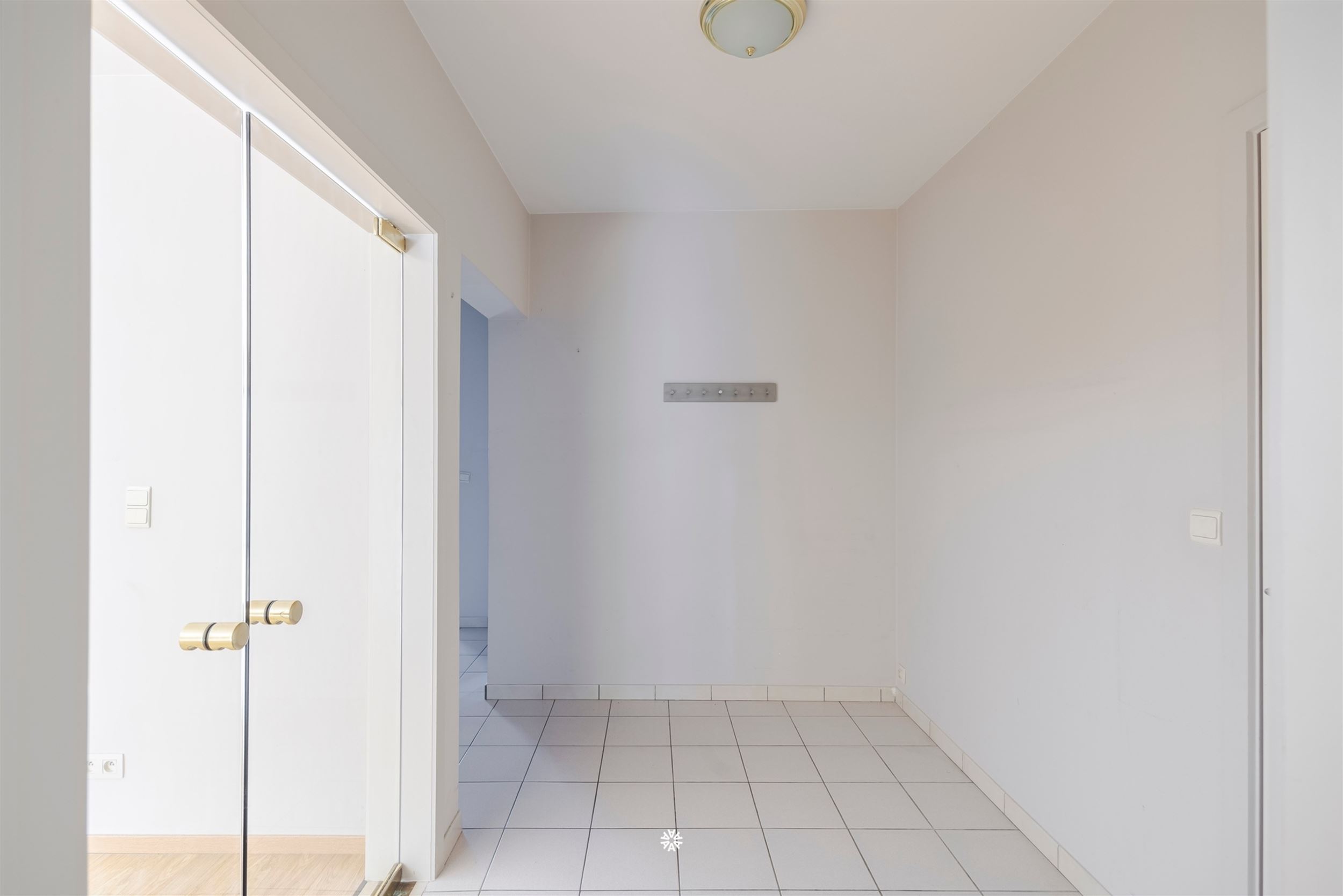 Zeer ruim appartement met parkeerplaats in Sint-Niklaas - foto 4