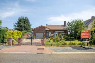Vrijstaande woning rustig gelegen achter het kasteel van Ordingen in een residentiële woonbuurt. De villa heeft drie slaapkamers op het...