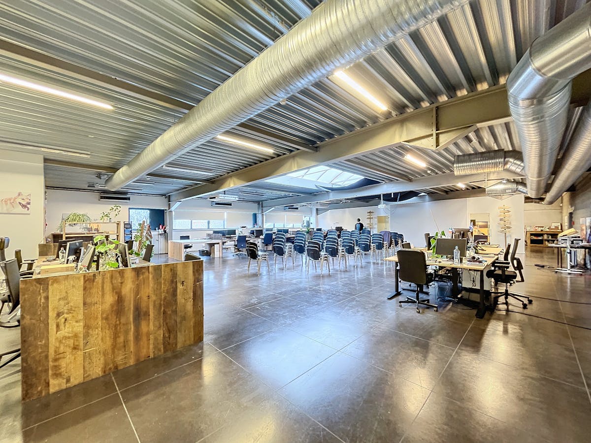 Kantoren (390 m²) met opslagruimte (183 m²) te huur in Melle - foto 4
