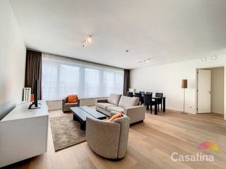CASALINA Real Estate stelt te huur - modern en lichtrijk appartement van 107m² met terras van 5m², op de 5de verdieping, uitstekend gelegen in...
