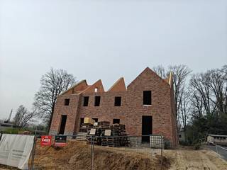 Op zoek naar een charmante, moderne woning met een tijdloze uitstraling? Deze prachtige nieuwbouwwoning in pastorijstijl, gelegen in de...