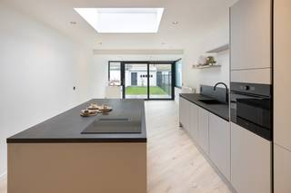 Are you looking for a house for sale in Bonheiden that is move-in ready and offers modern comfort? This fully renovated home combines light, space...