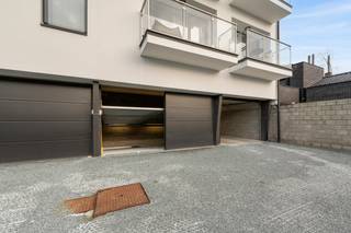 Te koop: gesloten garage in het centrum van Dendermonde, nabij openbaar vervoer, treinstation en belangrijke invalswegen. Deze praktische garage van...