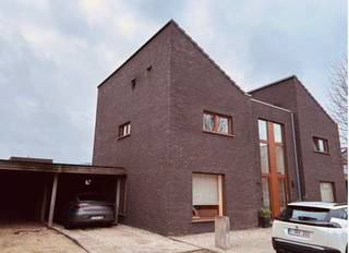 Instapklare energiezuinige woning met zuidelijke tuinIn een rustige, goed bereikbare buurt bevindt zich deze perfect onderhouden BEN-woning waar...