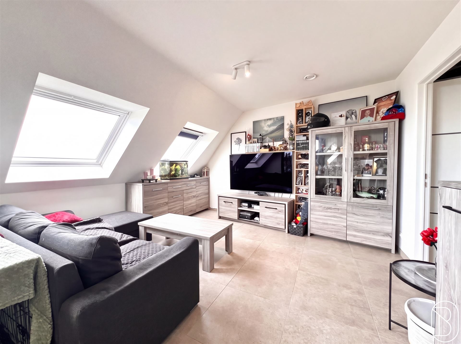 Leuk recente penthouse met terras en 2 SLK! - foto 5