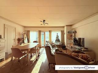 Op zoek naar een stijlvol en comfortabel appartement op een toplocatie? Dit prachtige vintage appartement, gelegen vlakbij het...