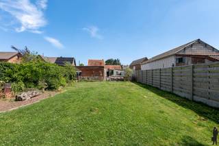 INSTAPKLARE OPEN BEBOUWING OP 965 M² MET 3 SLAAPKAMERS, DUBBELE GARAGE EN BIJGEBOUW – PUTTE/PEULISDeze charmante vrijstaande woning in het landelijke...