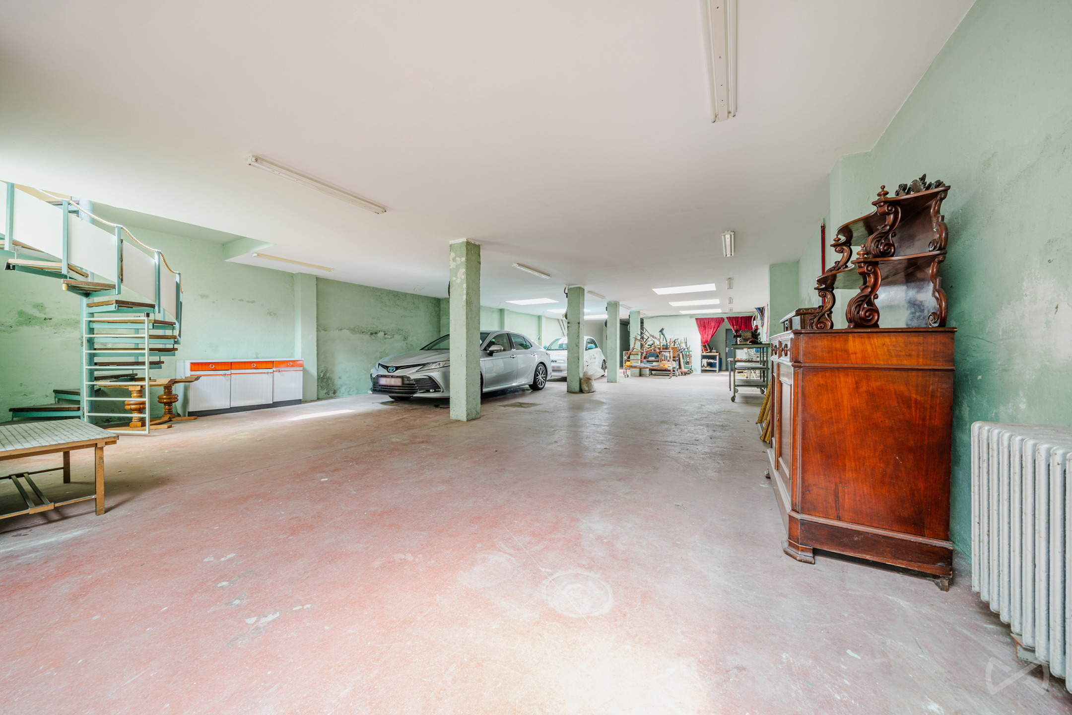 Commercial for sale in Molenbeek-Saint-Jean - photo 1