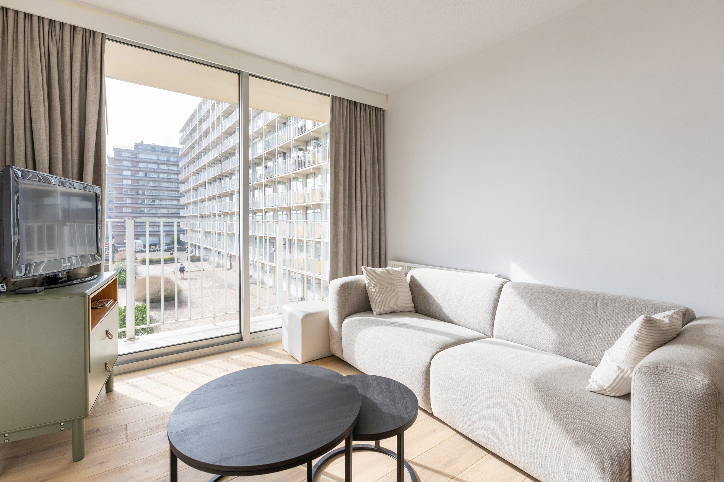 Lichtrijk en gerenoveerd appartement te koop in Nieuwpoort! - foto 4