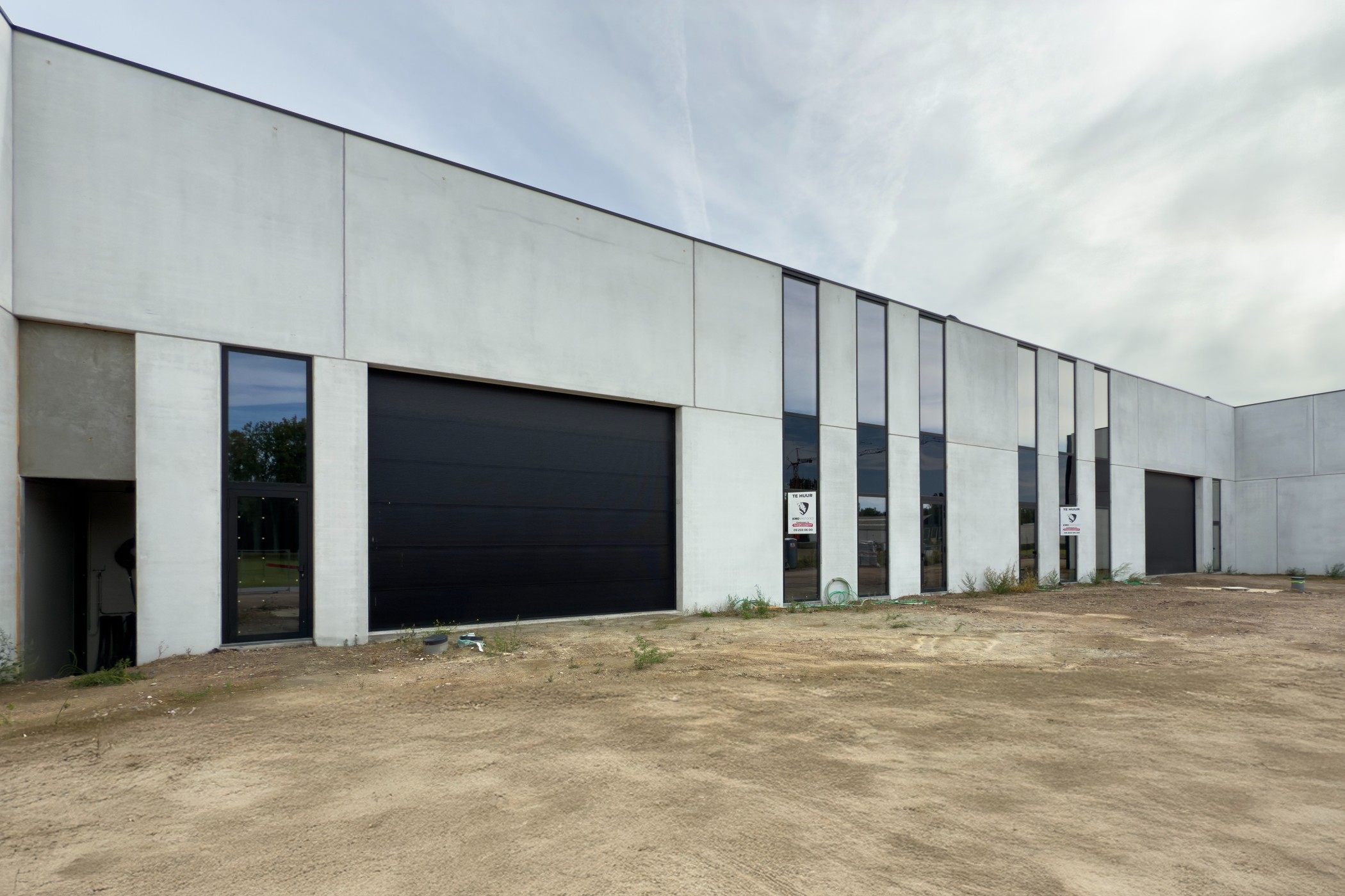Nieuwbouwmagazijn 665m² in KMO-zone Spot 44 – Deinze Noord - foto 1
