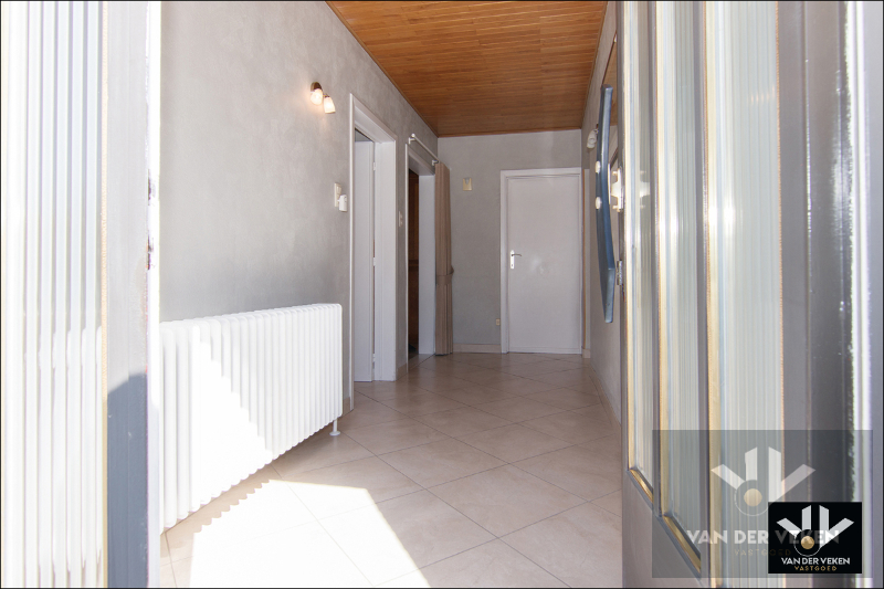 Residentieel en rustig gelegen, te renoveren bungalow op mooi perceel - foto 5