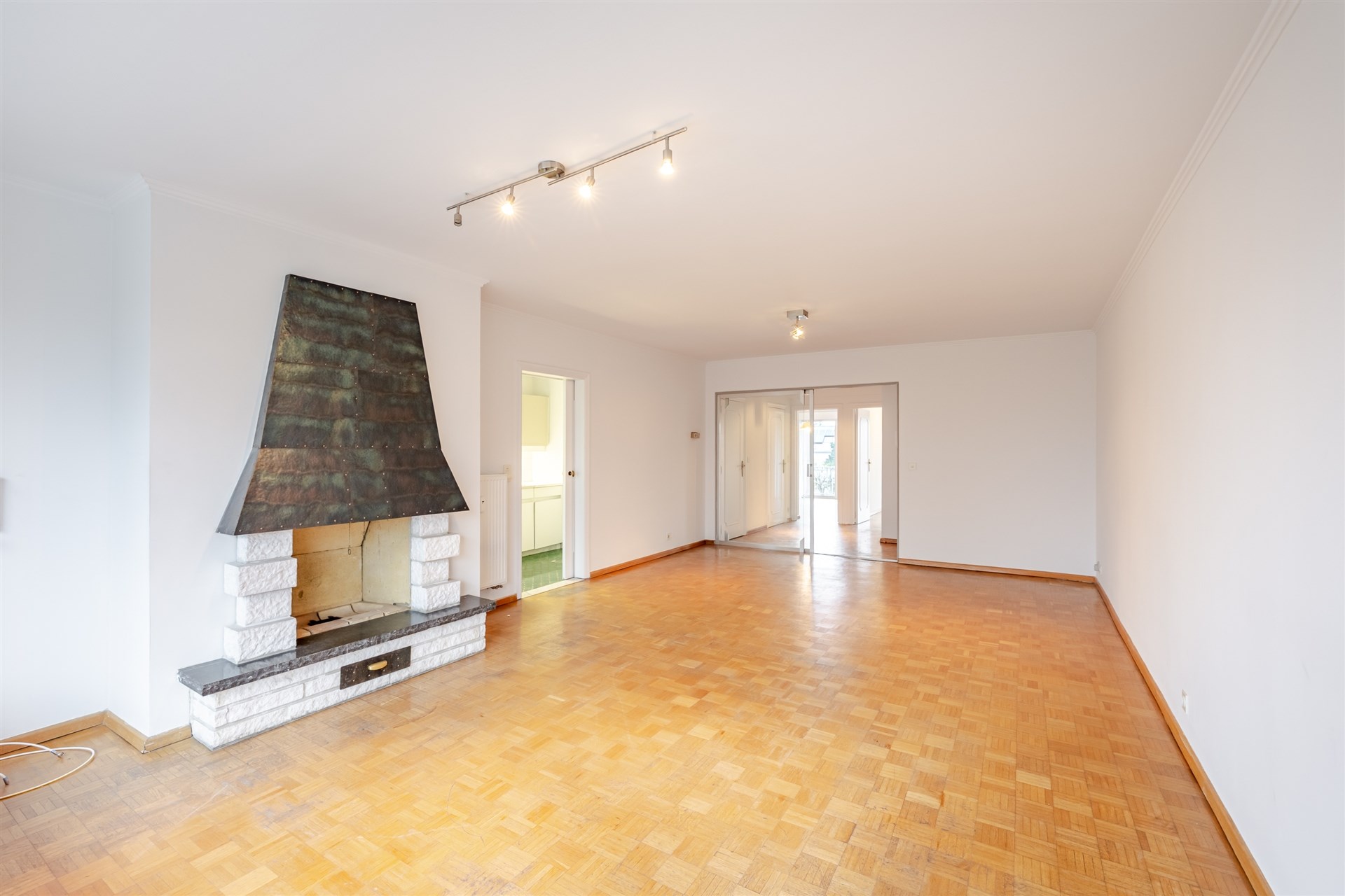 Appartement met twee slaapkamers, terras en garage langs de Parklaan - foto 2