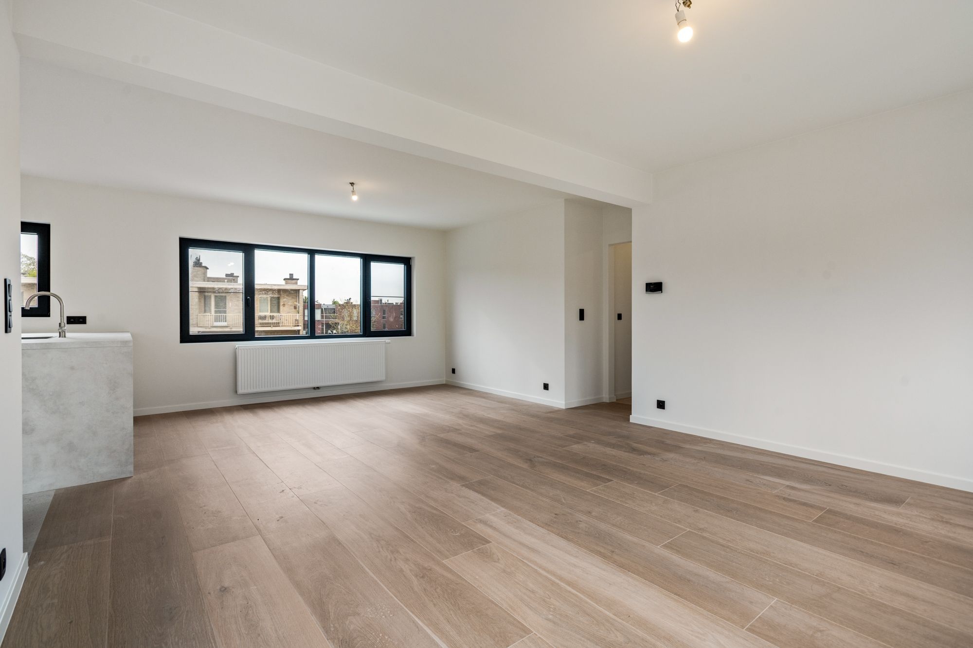 Volledig gerenoveerd appartement met 2 ruime slaapkamers op toplocatie in Mariaburg! - foto 4