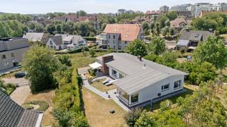 [[ DIT PAND NEEMT DEEL AAN DE ERA OPEN HUIZEN DAG OP 6/12 VAN 14:30 TOT 15:30 ]] Te koop in De Panne: Instapklare villa met 5 slaapkamers,...