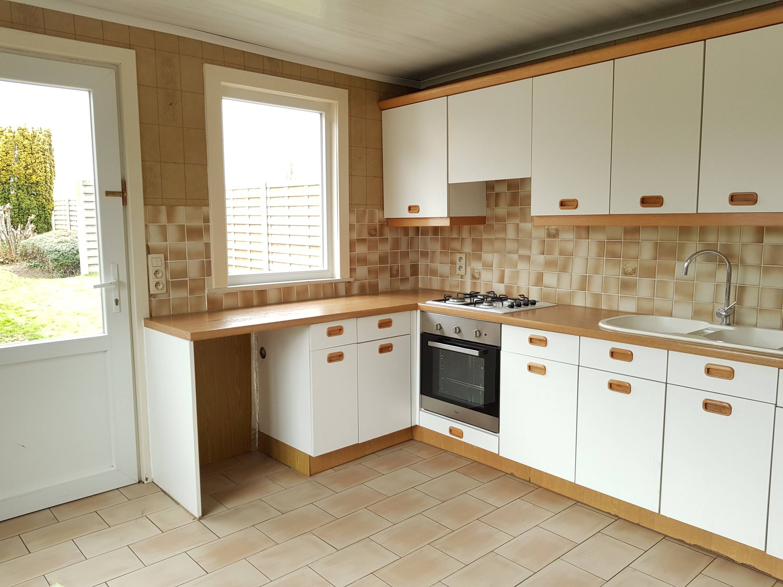 Alleenstaande woning met aangename tuin en garage te Zarren (Kortemark) - foto 4