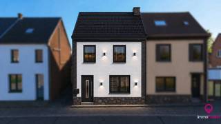 Op zoek naar een woning waar je jouw eigen woonideeën volledig kan realiseren?Deze te renoveren gesloten bebouwing, gelegen in de Zittaardstraat 32...