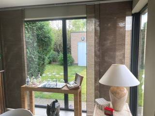 Cet appartement d'angle ensoleillé au rez-de-chaussée avec jardin, garage et rangement en sous-sol est situé près du parc Vrijbroek et du canal de Louvain dans un quartier résidentiel agréable.L'appartement comprend un hall d'entrée avec vestiaire, un séjour spacieux avec cuisine équipée ouverte, un débarras de cuisine, un agréable jardin ensoleillé, 2 chambres à coucher, une salle de bain (double lavabo et baignoire), ainsi que des toilettes séparées.En outre, l'appartement dispose d'une cave.