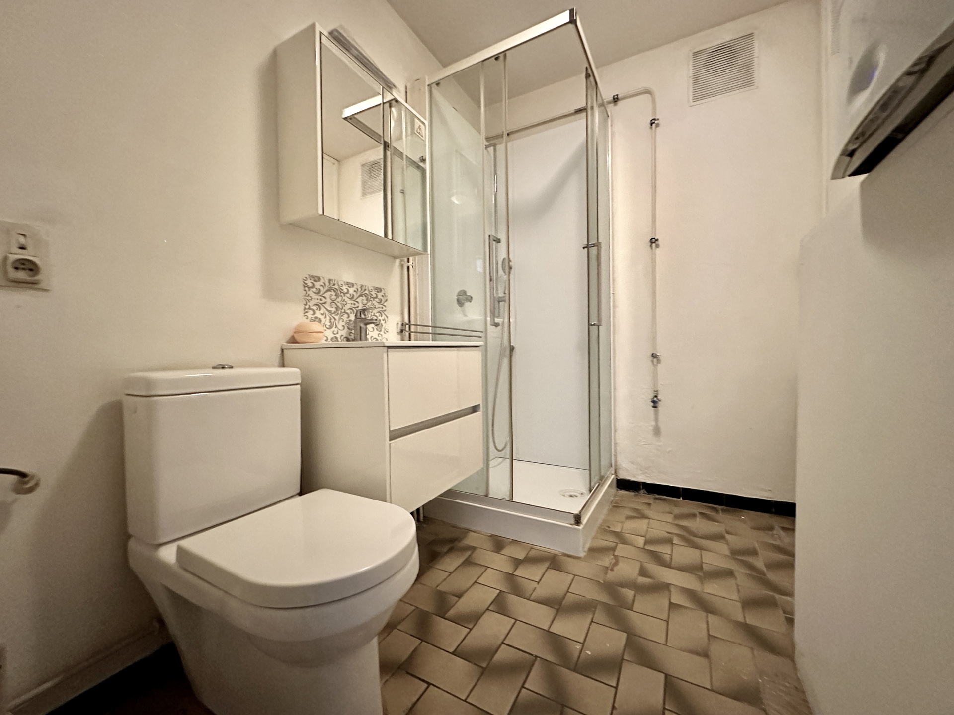 Gelijkvloers éénslaapkamerappartement met garage - foto 5