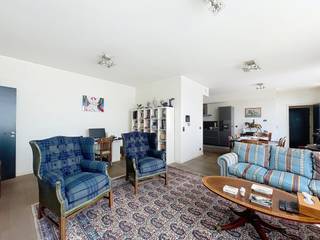 <p>Wijk Fort Jaco, vlakbij alle voorzieningen (winkels, openbaar vervoer, scholen ...), mooi appartement van ± 128 m² gelegen op de 2e verdieping van een recent gebouw. Het appartement is als volgt ingedeeld: hal, gastentoilet, grote woonkamer van ± 44 m² met een terras van ± 10 m² op het zuidoosten, volledig ingerichte open keuken (oven, kookplaten, afzuigkap, koelkast/vriezer, vaatwasser), wasruimte, een slaapkamer van ± 18 m² met aangrenzende badkamer (dubbele wastafel, bad) met toegang tot een terras van 5 m² op het noorden, een slaapkamer van 13 m² met doucheruimte, kelder. Raming van de kosten: 100 € / maand (gemeenschappelijke kosten). Beschikbaar vanaf 31/08/2026. EPB: C-. Afmetingen ter indicatie.</p>
<p></p>
<p>Voorziening voor servicekosten: 100 € / maand (gemeenschappelijke kosten)</p>
<p></p>
<p>Beschikbaar vanaf 31/08/2026.</p>
<p></p>
<p>EPB: C-</p>
<p></p>
<p>- Hal</p>
<p>- Aparte wc</p>
<p>- Woonkamer ± 44 m²</p>
<p>- Volledig uitgeruste keuken (oven, kookplaat, afzuigkap, koelkast/vriezer, vaatwasser)</p>
<p>- Wasruimte</p>
<p>- Terras ± 10 m² op het zuidoosten</p>
<p>- Slaapgedeelte</p>
<p>- Slaapkamer ± 18 m²</p>
<p>- Badkamer (dubbele wastafel, ligbad)</p>
<p>- Terras 5 m² op het noorden</p>
<p>- Slaapkamer ± 13 m²</p>
<p>- Doucheruimte</p>
<p></p>
<p>Kelder</p>
<p></p>
