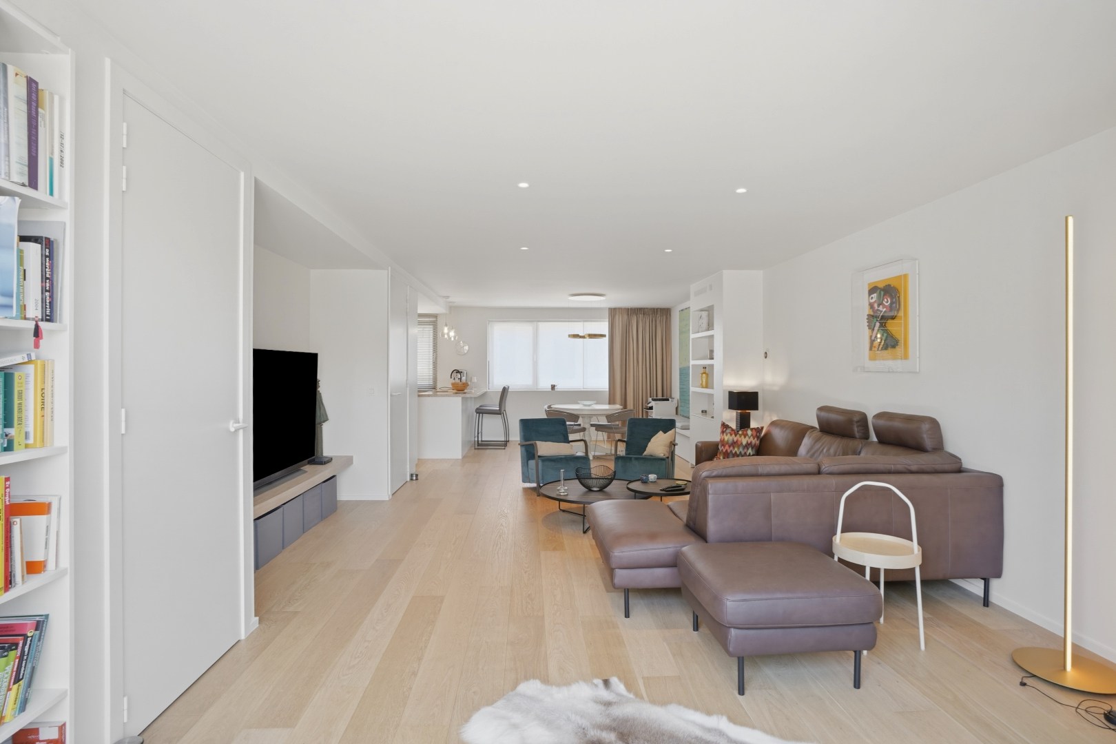 Exclusief wonen in Nieuwpoort: instapklare woning met garage, terras en tuin. - foto 5