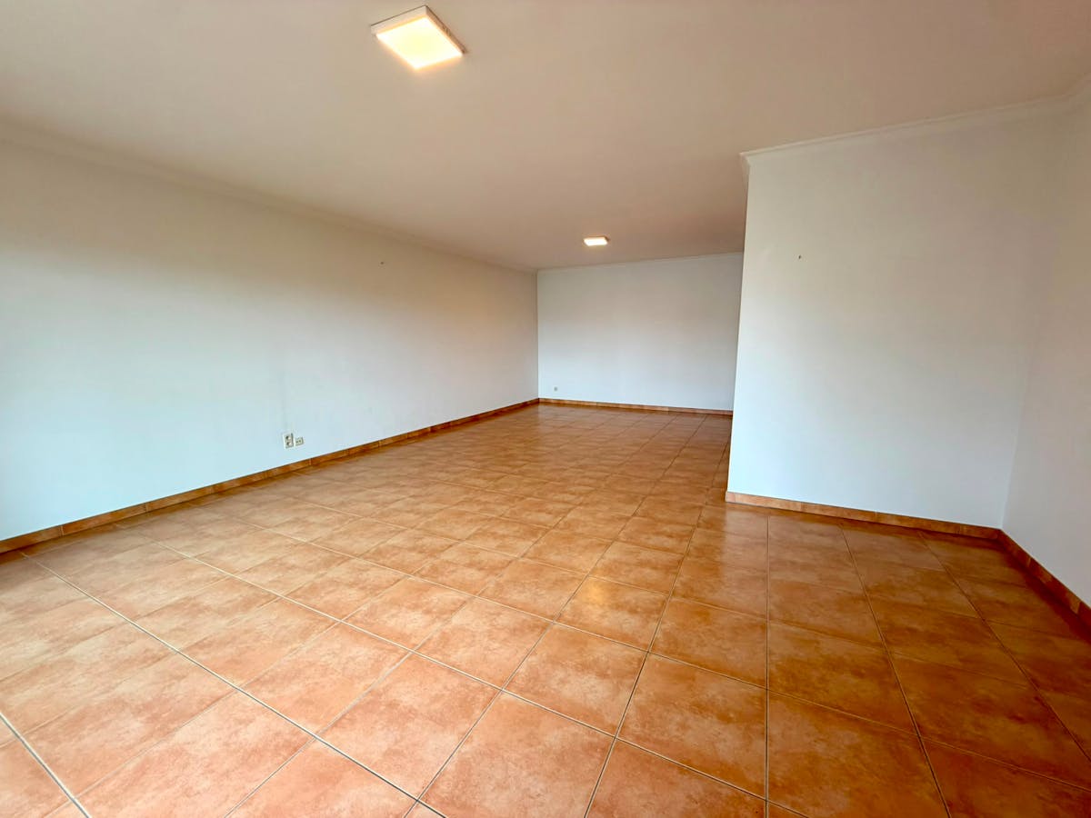 Zeer ruim appartement in residentiële wijk in Hasselt - foto 5