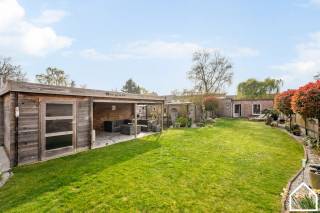 Deze ruime en energiezuinige woonst gelegen in een rustige wijk te Wervik biedt alle ruimte met z'n 4 slaapkamers (6 mogelijk), 2 badkamers en...