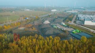 <strong>Uitzonderlijke ontwikkelingsopportuniteit</strong>: project <strong>op maat </strong>te huur. Strategisch gelegen langs de A12 in Willebroek. De site ligt pal tussen Brussel en Antwerpen, biedt een indrukwekkende zichtbaarheid en is vlot bereikbaar. <br /><br />Deze <strong>unieke logistieke ontwikkeling</strong> betreft een perceel van 48.828 m² en de mogelijkheid om te bouwen van 10.000 m² tot 20.000 m². Dankzij de grote oppervlakte van het perceel, heeft u heel wat flexibiliteit op het vlak van ontwikkeling: van commerciële hub tot innovatief bouwproject. Bovendien neemt deze site een prominente plek in langs de A12. Dat verzekert u van een uitmuntende zichtbaarheid langs een van de drukste transportassen van het land. Uw nieuwe magazijn wordt dus meteen ook een sterk commercieel uithangbord voor uw bedrijf.<br /><br />Contacteer PANORAMA B2B  voor bijkomende inlichtingen, plannen of een vrijblijvend plaatsbezoek 0479 70 70 70.