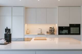 Meer info of een bezoek? Contacteer Simon via 0498 12 37 08 of simon@vicusvastgoed.beInstapklare, moderne woning in het rustige AartrijkeDeze ruime...