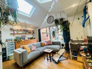 Brugge centrum  ENERGIEZUINIG  CHARMANT INSTAPKLAAR WOONHUIS met TUIN en 4 SLAAPKAMERS en 10 zonnepanelen,Totaalrenovatie van 2021Inkomhal,...