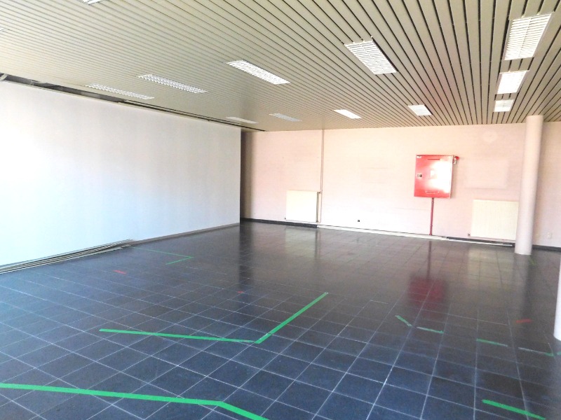 Kantoorruimte/mazijnruimte te huur - 340 m² - foto 5