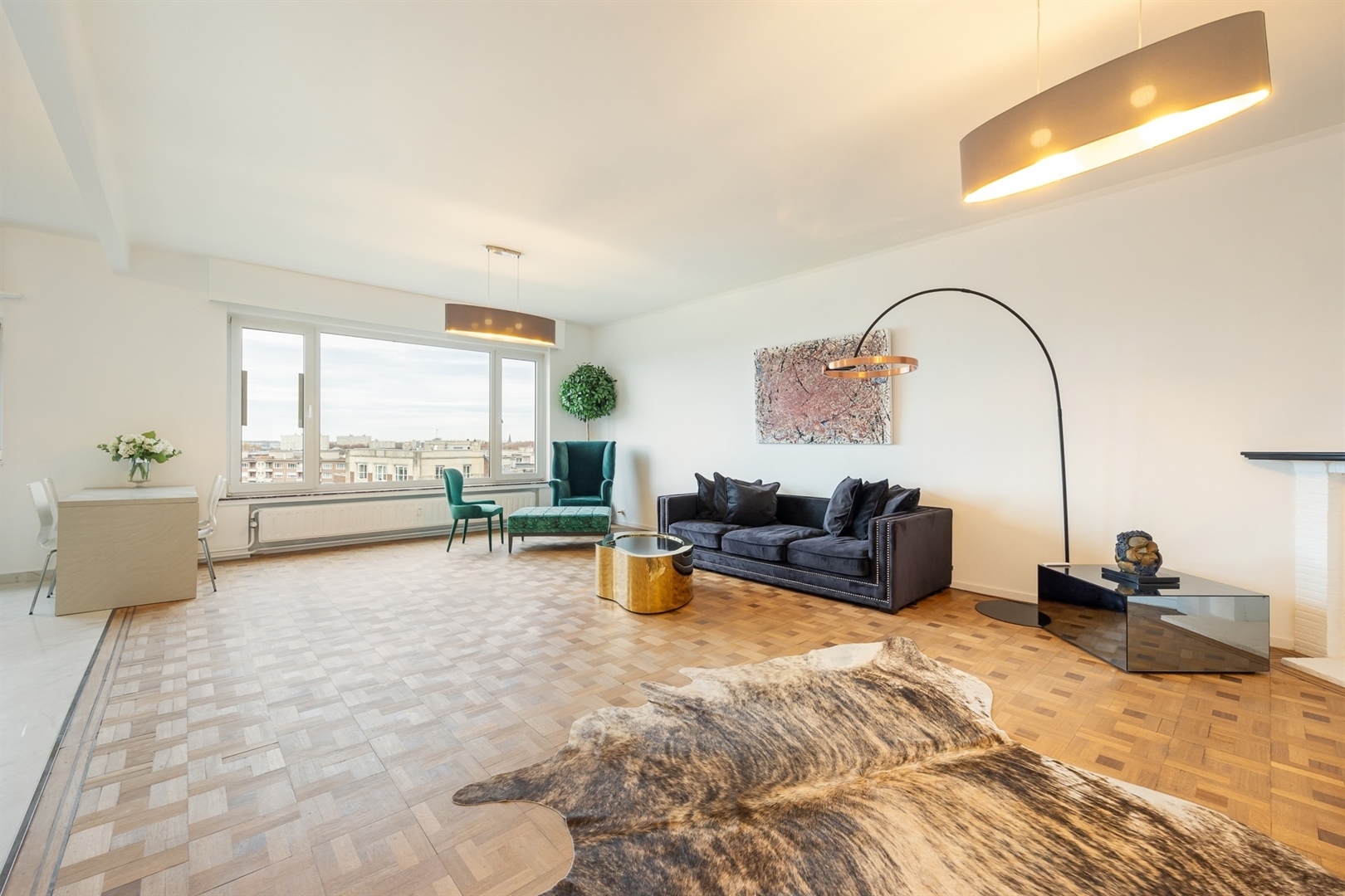 Jan Van Rijswijcklaan ∣ Volledig gerenoveerd appartement 4 slaapkamers/2 badkamers + 2P - foto 2